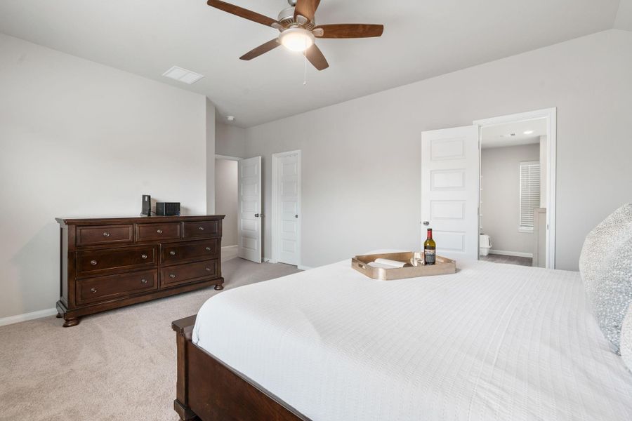 Furnished interior view inside a new home in Madison Bend, Conroe (Image 16). Furnished interior view inside a new home in Madison Bend, Conroe (Image 16).