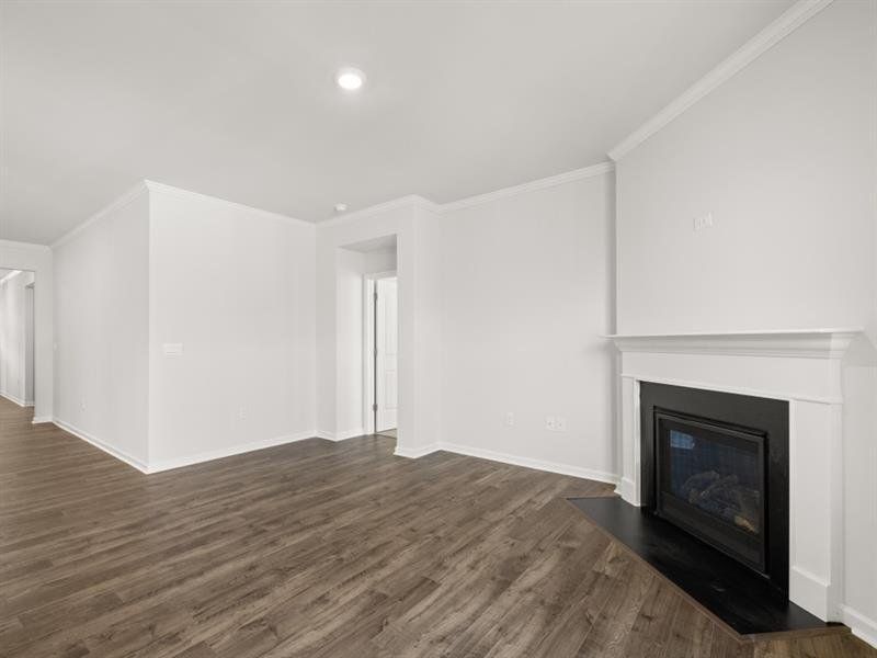 Spacious, unfurnished interior of a new home in Falcon Landing, Gainesville (Image 22).