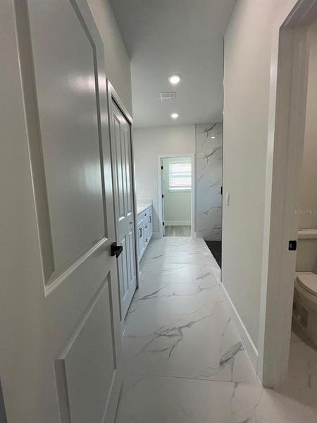 Spacious, unfurnished interior of a new home in , Citrus Springs (Image 38).