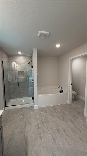 Spacious, unfurnished interior of a new home in North Port, North Port (Image 7).