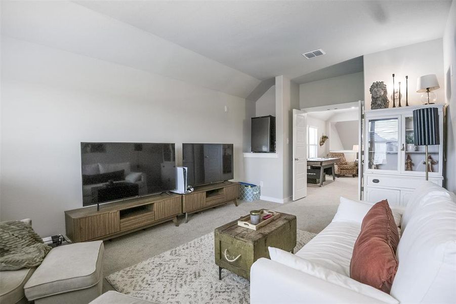 Furnished interior view inside a new home in Dove Hollow, Waxahachie (Image 8).