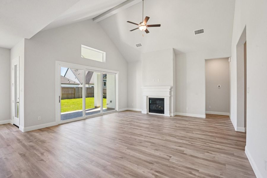 Spacious, unfurnished interior of a new home in Sienna 65', Missouri City (Image 28). Spacious, unfurnished interior of a new home in Sienna 65', Missouri City (Image 28).