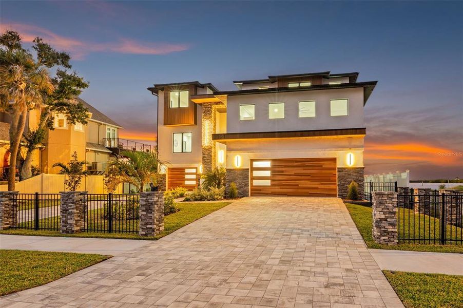 Image 55 of a home in .