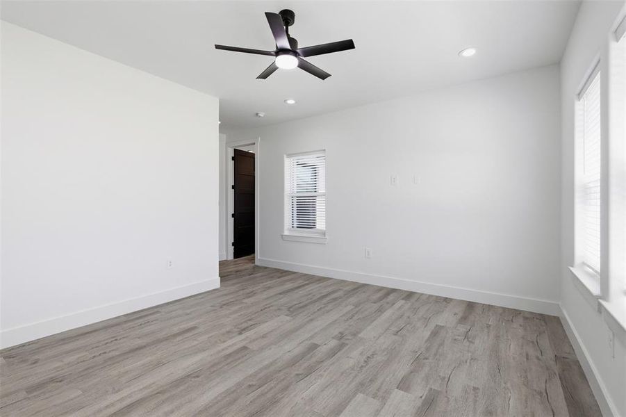 Spacious, unfurnished interior of a new home in , Ovilla (Image 26).