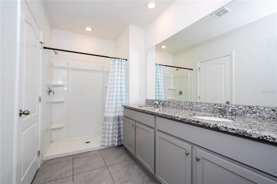 Furnished interior view inside a new home in Astonia, Davenport (Image 14).