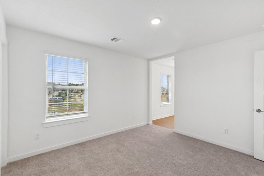 Spacious, unfurnished interior of a new home in Summerview, Fulshear (Image 18).