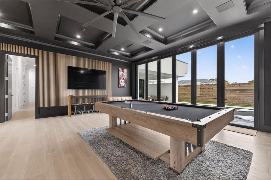 GAMEROOM / MULTIGENERATIONAL SUITE