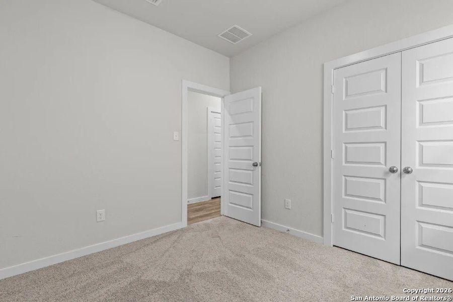 Spacious, unfurnished interior of a new home in Agave, San Antonio (Image 9).