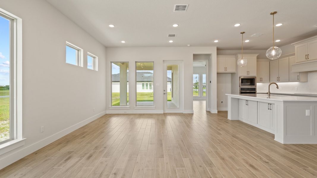 Representative unfurnished interior of a home built from the 2011F by Perry Homes in Turnleaf 50', Punta Gorda (Image 30).