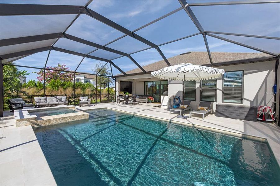 Exterior details and patio area of a home in , Lakewood Ranch (Image 35).