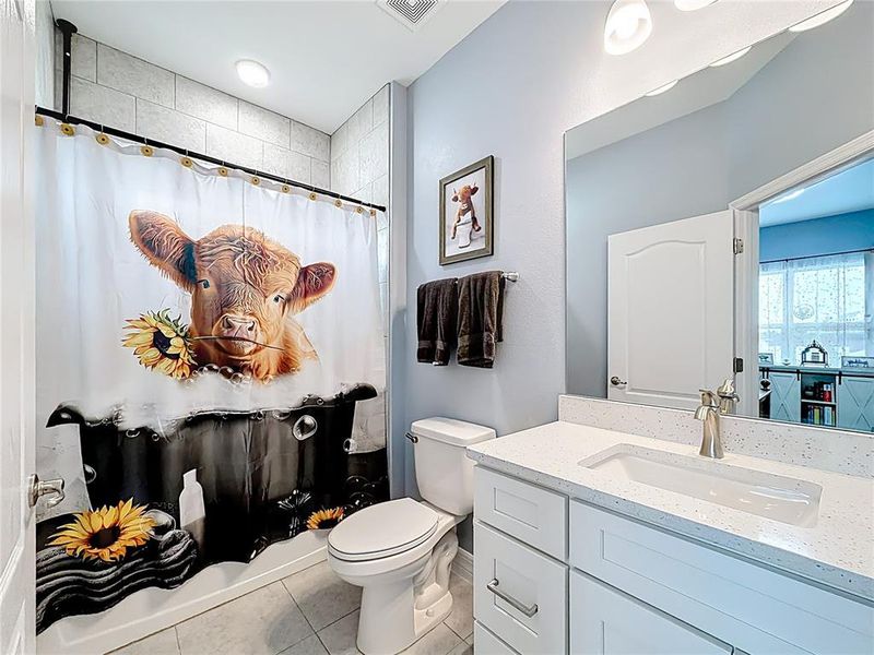 Furnished interior view inside a new home in , Ocala (Image 40).