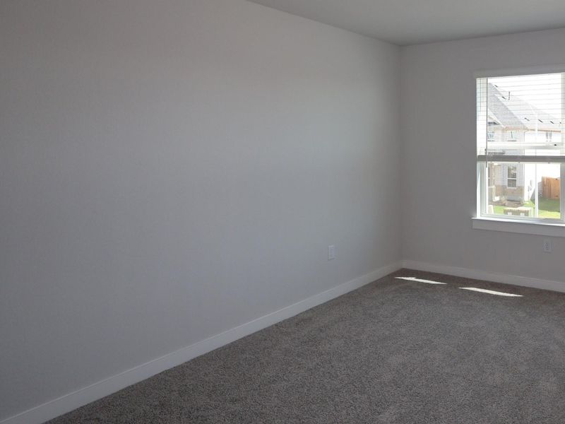 Spacious, unfurnished interior of a new home in Edgewood, Leander (Image 17).