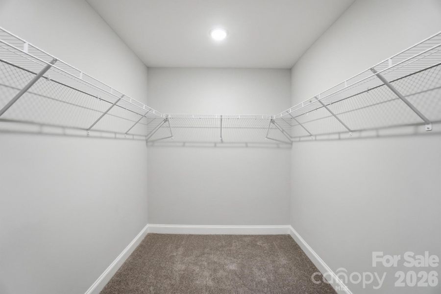 Spacious, unfurnished interior of a new home in Harrisburg Village, Harrisburg (Image 27).