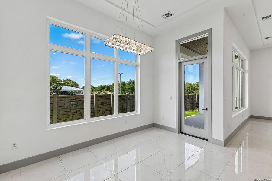 Spacious, unfurnished interior of a new home in , San Antonio (Image 38).
