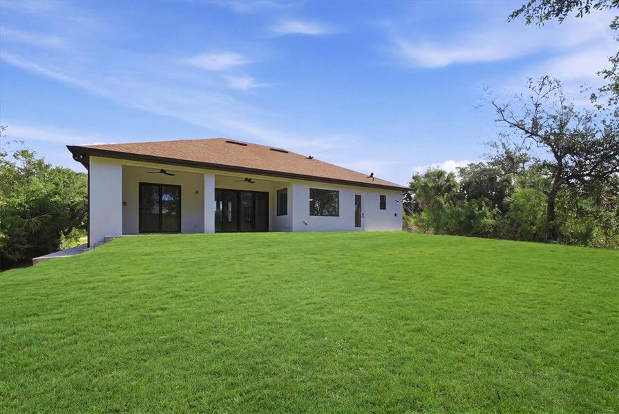 Exterior details and patio area of a home in , Port Charlotte (Image 31).