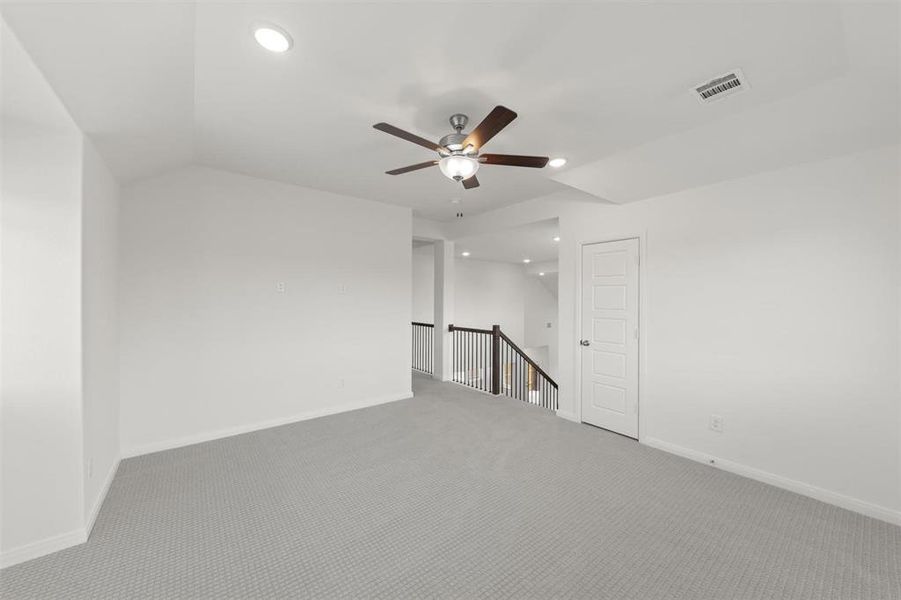 Garland_16_Representative Photo