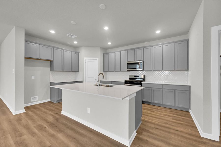 Furnished interior view inside a new home in La Segarra 40', Brookshire (Image 5).
