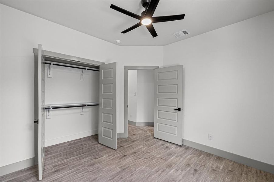 Spacious, unfurnished interior of a new home in , Granbury (Image 33).