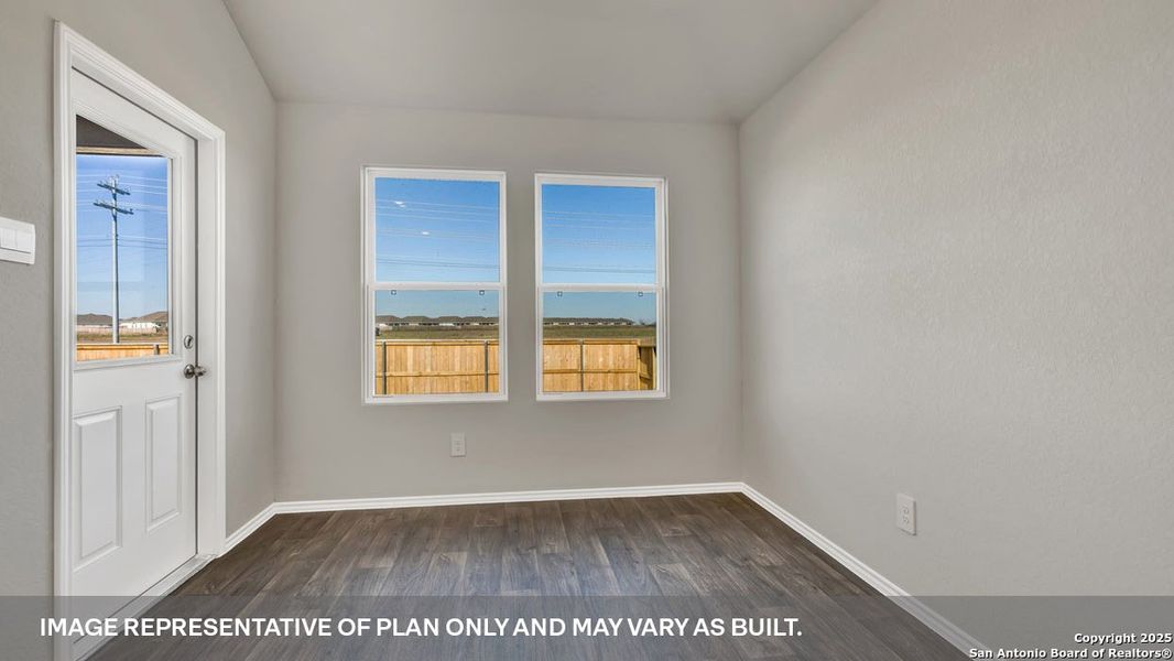 Spacious, unfurnished interior of a new home in Navarro Fields, Seguin (Image 9).