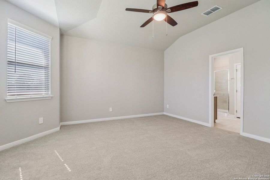 Spacious, unfurnished interior of a new home in Royal Crest, San Antonio (Image 33). Spacious, unfurnished interior of a new home in Royal Crest, San Antonio (Image 33).