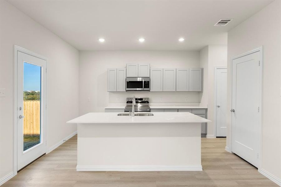 11. 1413 Steadman - Kitchen