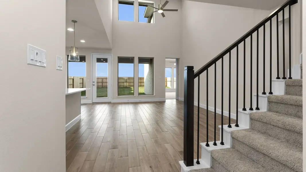 Spacious, unfurnished interior of a new home in Lakes of Cane Island, Katy (Image 11). Spacious, unfurnished interior of a new home in Lakes of Cane Island, Katy (Image 11).