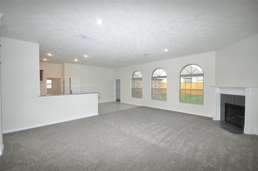 Spacious, unfurnished interior of a new home in Pedregal, League City (Image 23). Spacious, unfurnished interior of a new home in Pedregal, League City (Image 23).