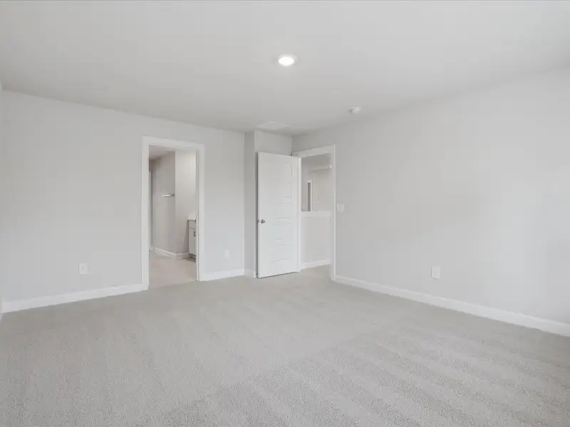 Spacious, unfurnished interior of a new home in Collier Ridge, Moore (Image 16).