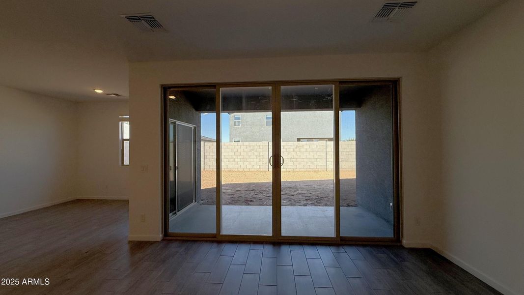 020 - 4-Panel Slider 020 - 4-Panel Slider