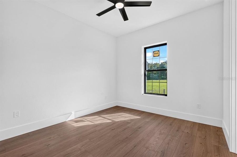 Spacious, unfurnished interior of a new home in , Deland (Image 14).