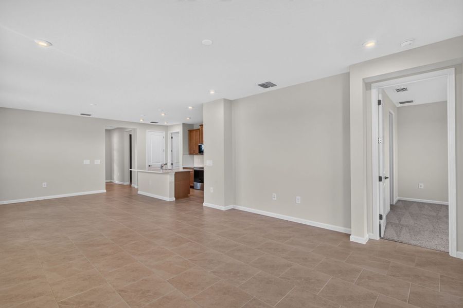 Spacious, unfurnished interior of a new home in Wellen Park, Venice (Image 15). Spacious, unfurnished interior of a new home in Wellen Park, Venice (Image 15).