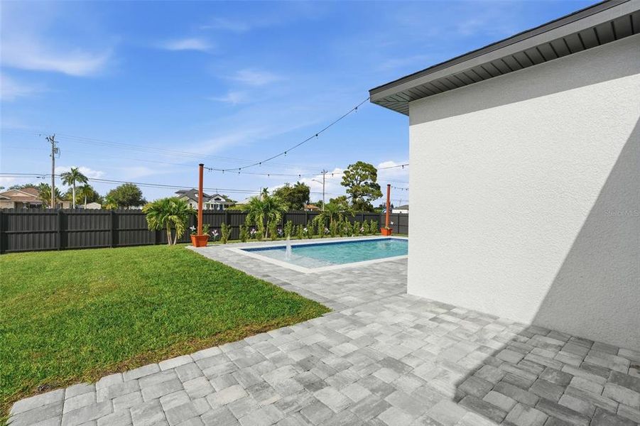 Exterior details and patio area of a home in , Cape Coral (Image 33).