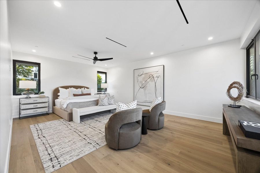 Furnished interior view inside a new home in , Bellaire (Image 7).