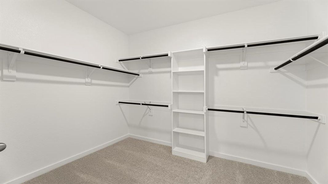 19. 1504 Edgeway - Closet 19. 1504 Edgeway - Closet