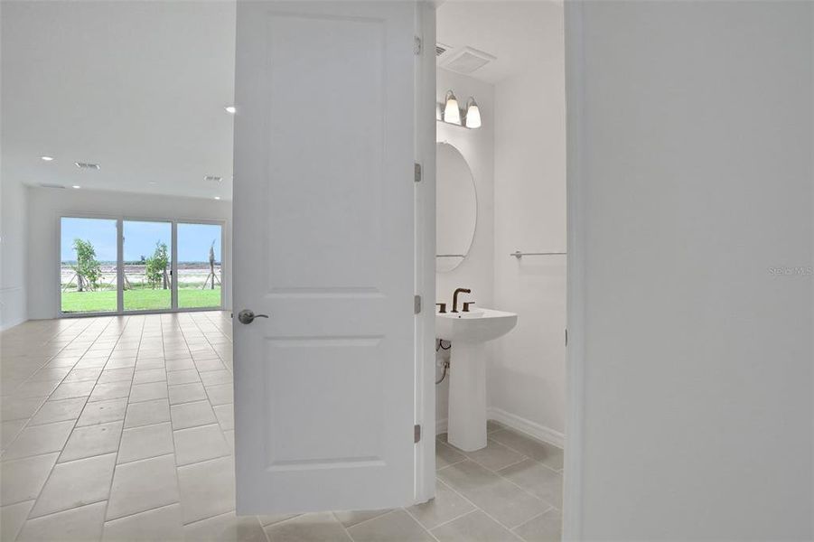 Spacious, unfurnished interior of a new home in Turnleaf, Punta Gorda (Image 22).