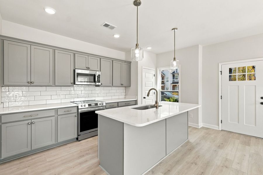 Kitchen with Large Island Kitchen with Large Island
