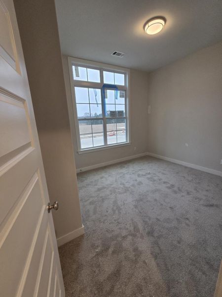 Spacious, unfurnished interior of a new home in Twin Oaks, Oakland (Image 6).