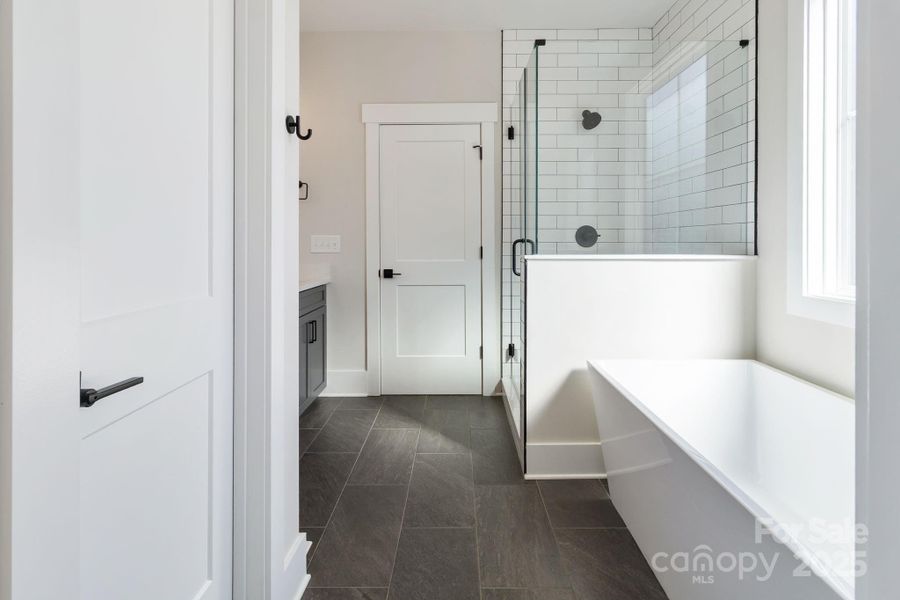 Spacious, unfurnished interior of a new home in , Rock Hill (Image 18).