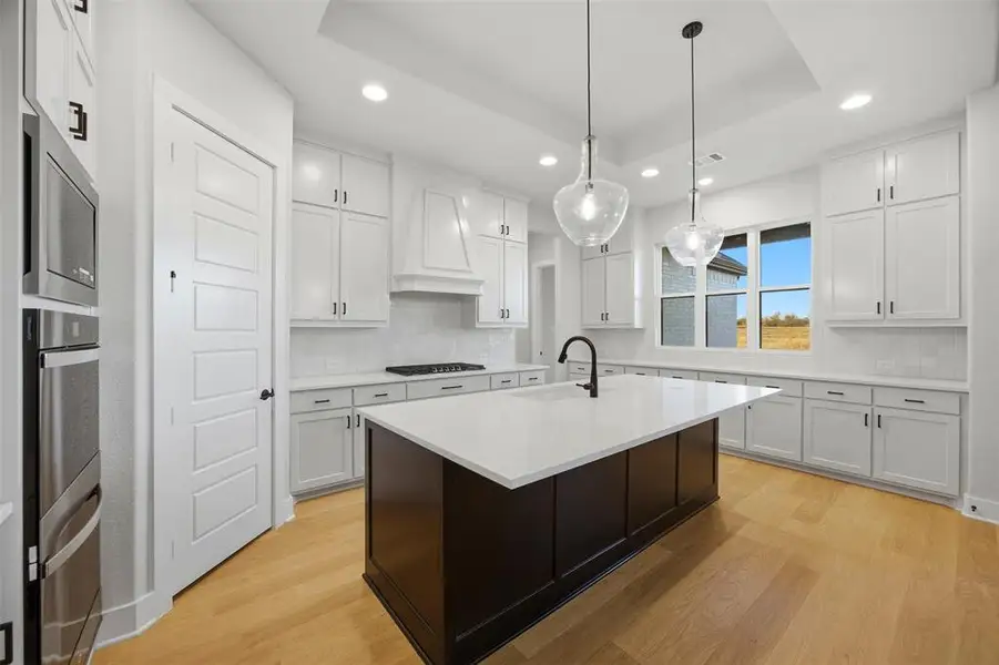 Furnished interior view inside a new home in Waterfall Ranch - 1 Acre Lots, Waxahachie (Image 11). Furnished interior view inside a new home in Waterfall Ranch - 1 Acre Lots, Waxahachie (Image 11).