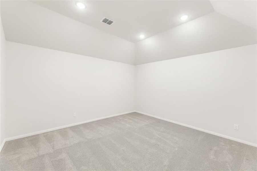 Spacious, unfurnished interior of a new home in Sunrise at Garden Valley, Waxahachie (Image 36). Spacious, unfurnished interior of a new home in Sunrise at Garden Valley, Waxahachie (Image 36).