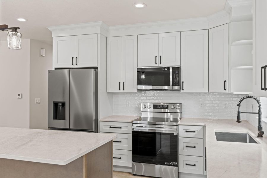 23-web-or-mls-GALICIA.Kitchen.21 23-web-or-mls-GALICIA.Kitchen.21