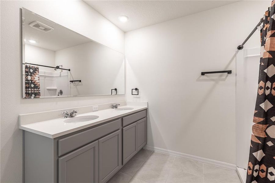 Furnished interior view inside a new home in Magnolia Pointe, Umatilla (Image 31).