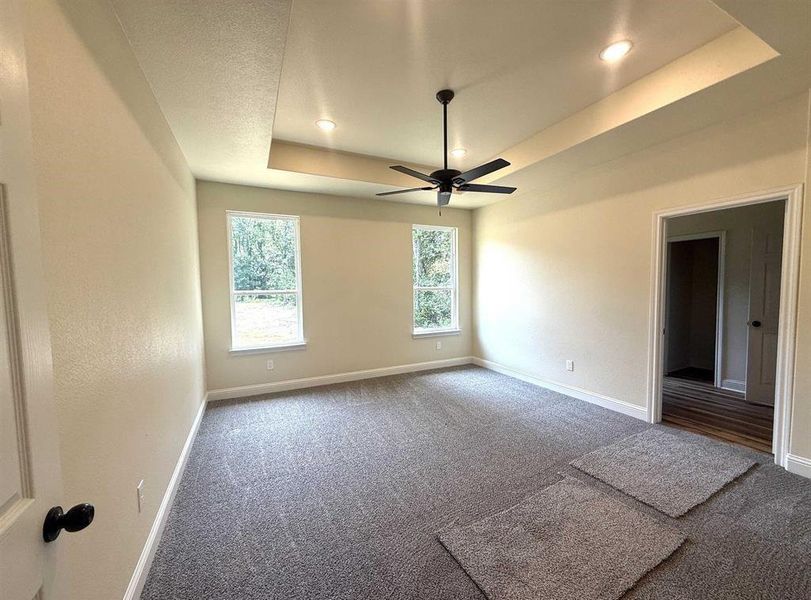 Spacious, unfurnished interior of a new home in , Pittsburg (Image 7).