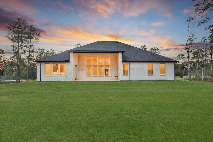 Exterior details and patio area of a home in Butlers Bend Estates, Pinehurst (Image 4).