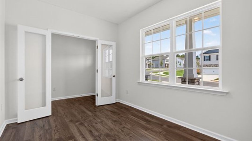 Spacious, unfurnished interior of a new home in Shahbain Reserve, Raeford (Image 23).