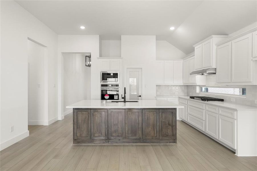 10. 2409 Belmont - Kitchen