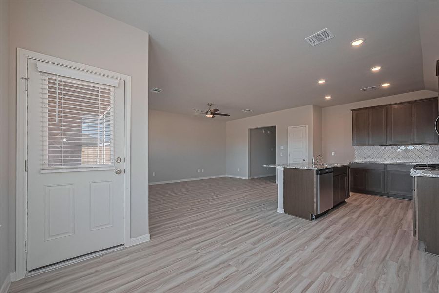 Image 30 of a home in Sunterra. Image 30 of a home in Sunterra.