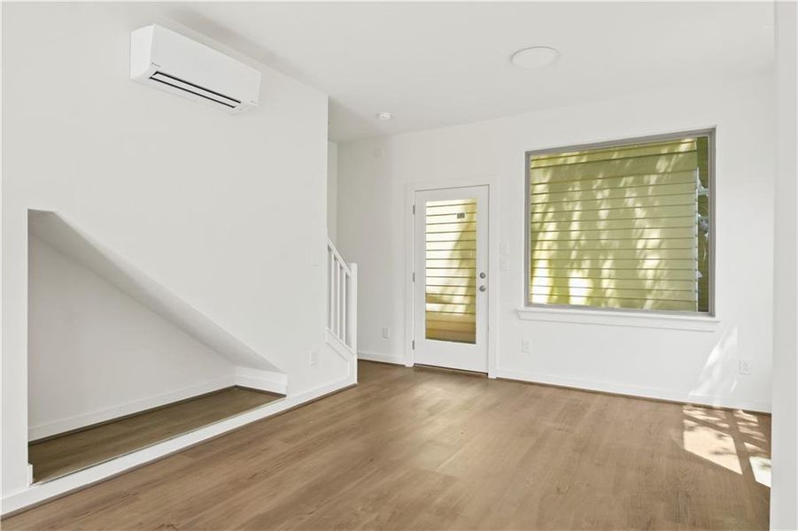 Spacious, unfurnished interior of a new home in , Atlanta (Image 18).