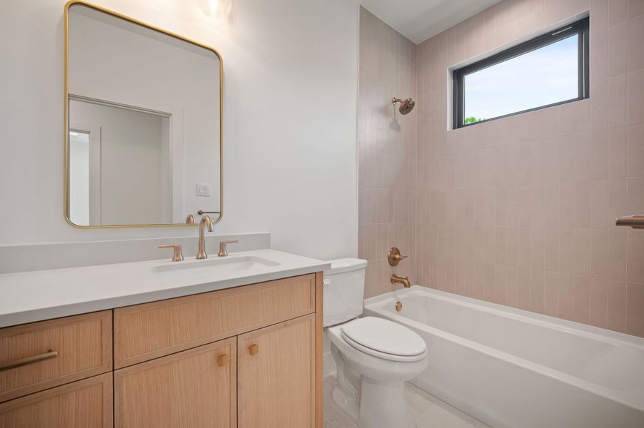 Furnished interior view inside a new home in , Dallas (Image 15).
