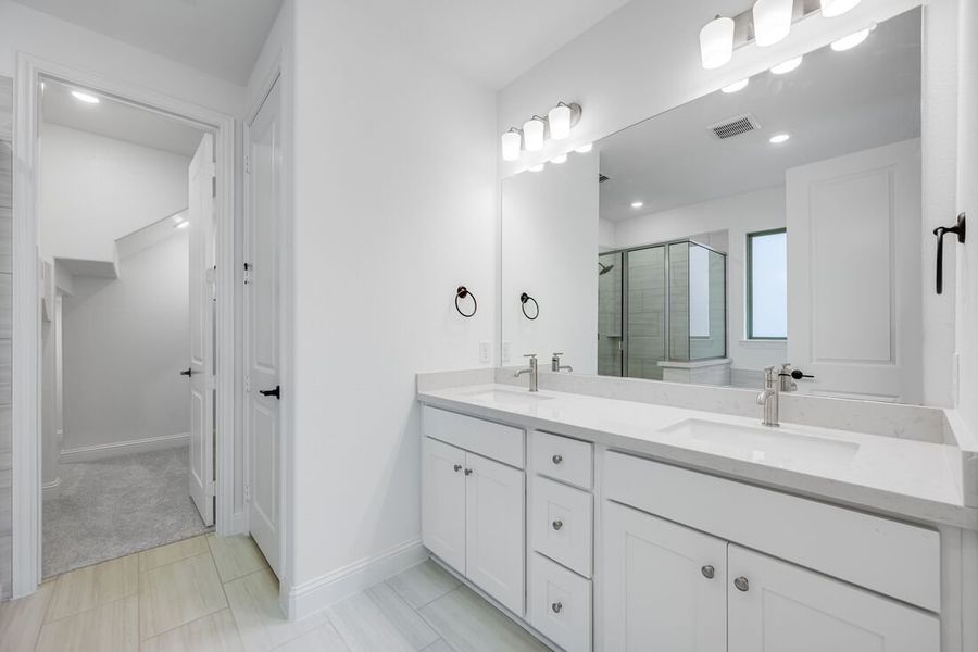 Furnished interior view inside a new home in Cross Creek Meadows 40s, Celina (Image 6). Furnished interior view inside a new home in Cross Creek Meadows 40s, Celina (Image 6).